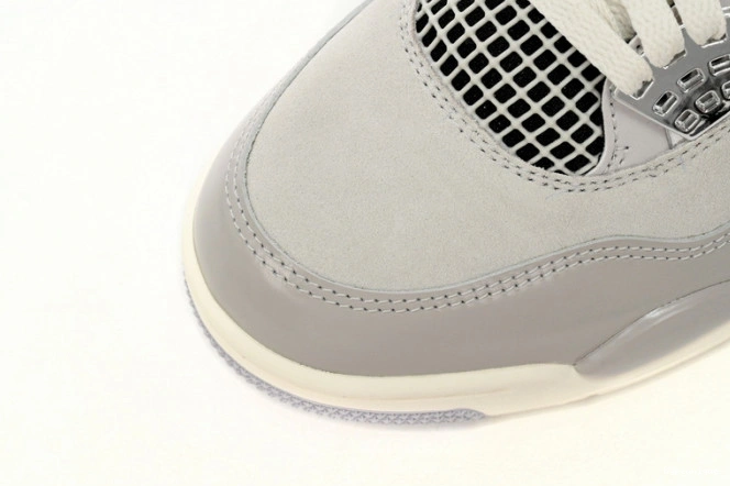 HYPE WMNS Air Frozen AQ9129-001 Jordan 4 Moments 0727